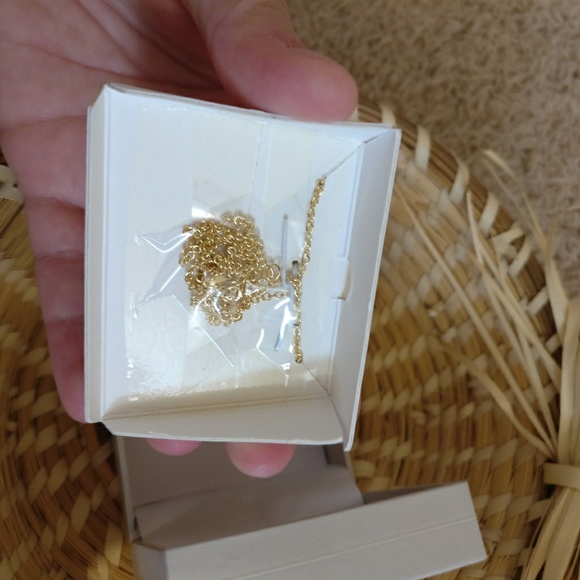 Gold pearl cross pendant necklace NWT Christian - Picture 3 of 4